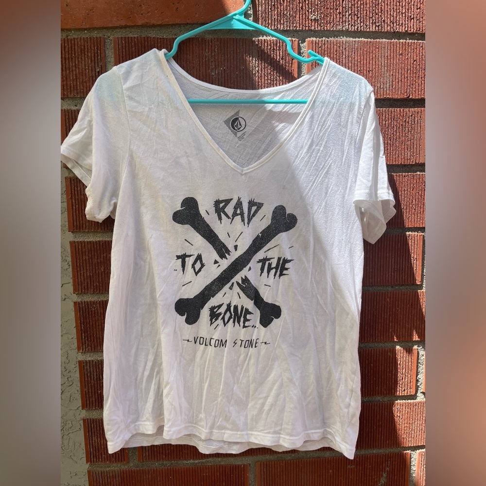 Volcom v neck tee